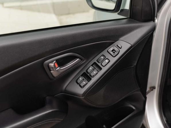 Hyundai ix35 I Рестайлинг с пробегом 2014 года, цена 1 190 000 рублей, 233431 км, внедорожник, Автокод Объявления