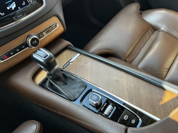 Volvo XC90 II с пробегом 2017 года, цена 3 990 000 рублей, 136800 км, внедорожник, Автокод Объявления
