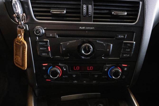 Audi Q5 I (8R) с пробегом 2010 года, цена 1 199 000 рублей, 276733 км, внедорожник, Автокод Объявления