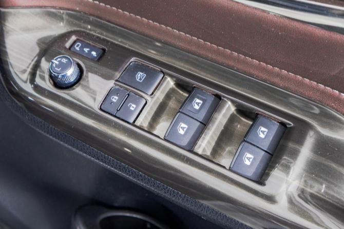 Toyota Esquire I с пробегом 2015 года, цена 2 159 000 рублей, 104000 км, минивэн, Автокод Объявления