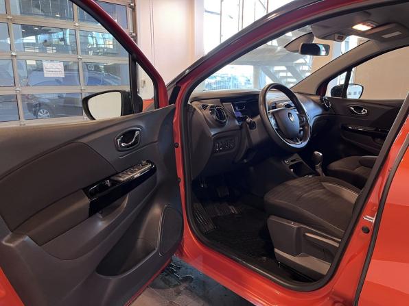 Renault Kaptur I с пробегом 2017 года, цена 1 590 000 рублей, 133987 км, внедорожник, Автокод Объявления