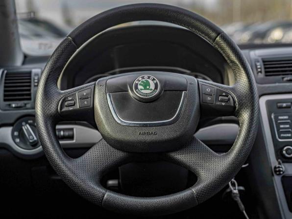 Skoda Octavia II (A5) Рестайлинг с пробегом 2011 года, цена 670 000 рублей, 202500 км, универсал, Автокод Объявления