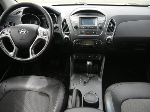 Hyundai ix35 I Рестайлинг с пробегом 2015 года, цена 955 000 рублей, 311900 км, внедорожник, Автокод Объявления