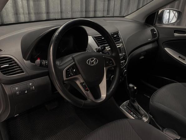 Hyundai Solaris I Рестайлинг с пробегом 2015 года, цена 860 000 рублей, 112000 км, седан, Автокод Объявления