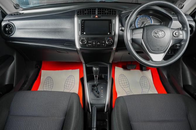 Toyota Corolla XI (E160 E170) Рестайлинг 2 с пробегом 2018 года, цена 1 429 000 рублей, 131000 км, универсал, Автокод Объявления
