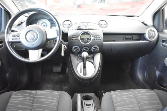 Mazda 2 II (DE) с пробегом 2009 года, цена 729 000 рублей, 67000 км, хэтчбек, Автокод Объявления