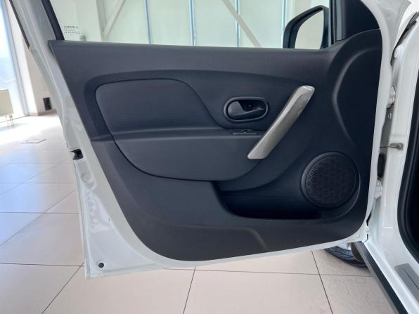 Renault Logan II Рестайлинг с пробегом 2020 года, цена 1 160 000 рублей, 114780 км, седан, Автокод Объявления