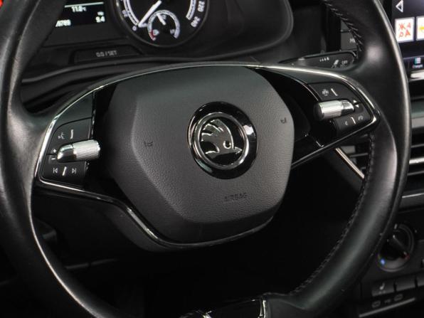Skoda Rapid II с пробегом 2022 года, цена 1 633 000 рублей, 89789 км, лифтбек, Автокод Объявления