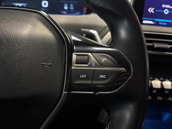 Peugeot 3008 II с пробегом 2017 года, цена 1 599 000 рублей, 162000 км, внедорожник, Автокод Объявления