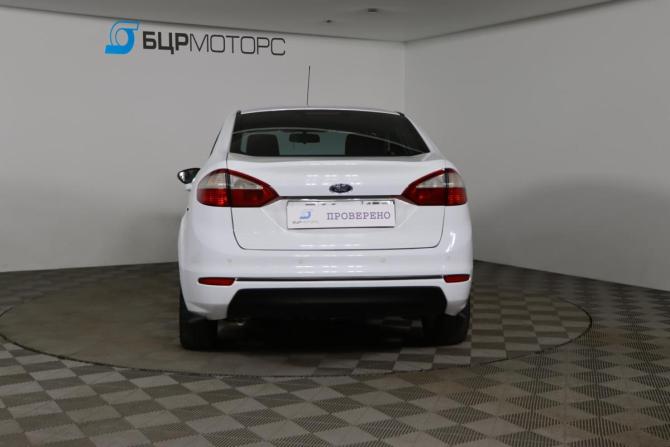 Ford Fiesta Mk6 Рестайлинг с пробегом 2015 года, цена 649 990 рублей, 148893 км, седан, Автокод Объявления