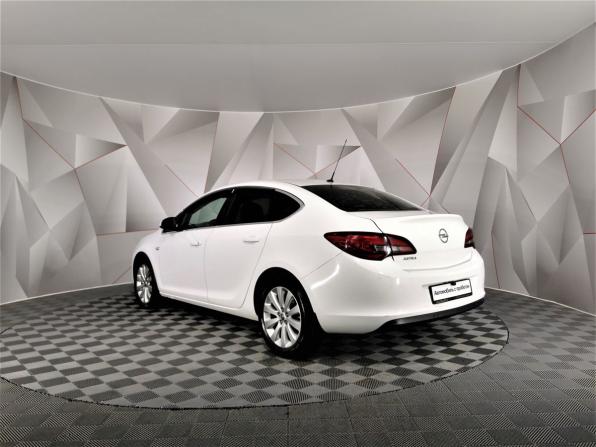 Opel Astra J Рестайлинг с пробегом 2014 года, цена 685 000 рублей, 179468 км, седан, Автокод Объявления