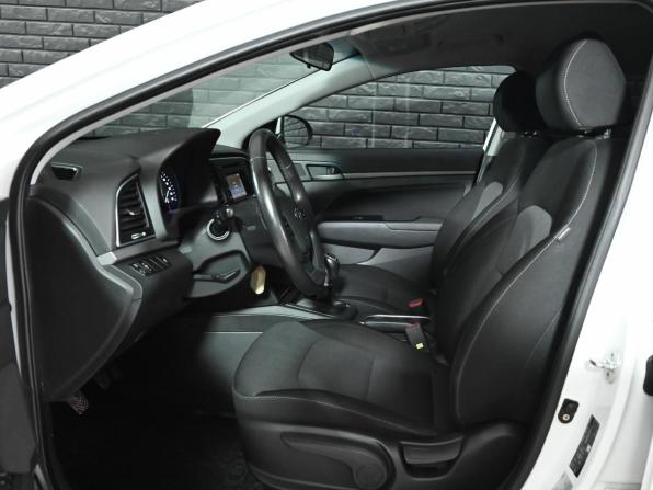 Hyundai Elantra VI (AD) с пробегом 2017 года, цена 1 390 000 рублей, 105528 км, седан, Автокод Объявления