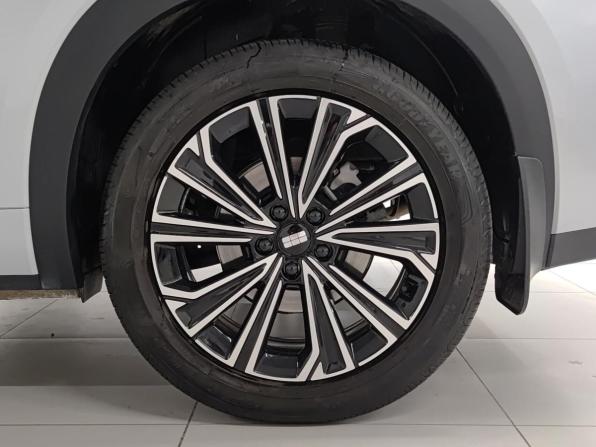 Geely EX5 EM-i с пробегом 2025 года, цена 3 099 000 рублей, 13894 км, внедорожник, Автокод Объявления