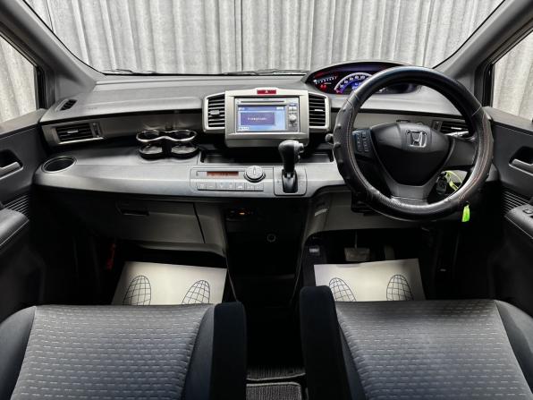 Honda Freed I Рестайлинг с пробегом 2013 года, цена 1 200 000 рублей, 130187 км, компактвэн, Автокод Объявления