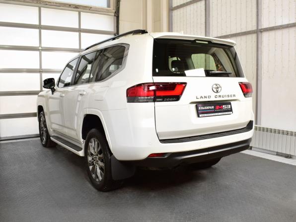 Toyota Land Cruiser 300 Series с пробегом 2023 года, цена 15 550 995 рублей, 84 км, внедорожник, Автокод Объявления