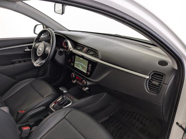 Kia Rio IV Рестайлинг с пробегом 2021 года, цена 2 040 000 рублей, 49442 км, хэтчбек, Автокод Объявления