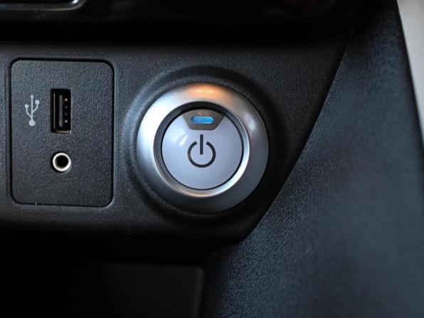 Nissan Leaf II (ZE1) с пробегом 2018 года, цена 1 649 000 рублей, 105584 км, хэтчбек, Автокод Объявления