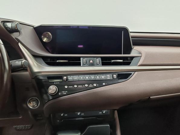 Lexus ES VII с пробегом 2020 года, цена 3 675 000 рублей, 131952 км, седан, Автокод Объявления