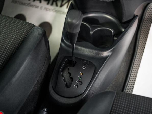 Toyota Vitz III (XP130) Рестайлинг с пробегом 2015 года, цена 749 500 рублей, 179996 км, хэтчбек, Автокод Объявления