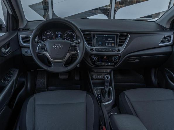 Hyundai Solaris II с пробегом 2017 года, цена 1 431 000 рублей, 129587 км, седан, Автокод Объявления