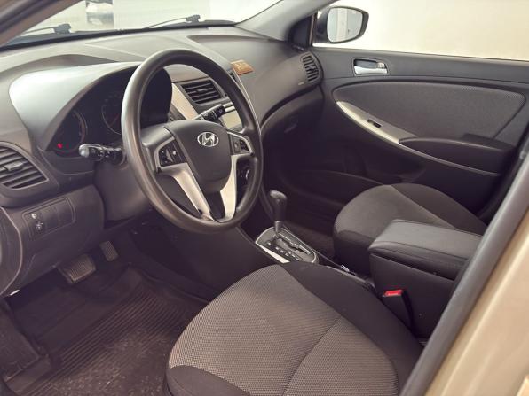 Hyundai Solaris I с пробегом 2013 года, цена 790 000 рублей, 134350 км, седан, Автокод Объявления