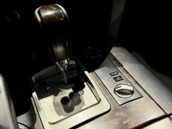 Toyota Land Cruiser 200 Series Рестайлинг 1 с пробегом 2012 года, цена 3 550 000 рублей, 184000 км, внедорожник, Автокод Объявления
