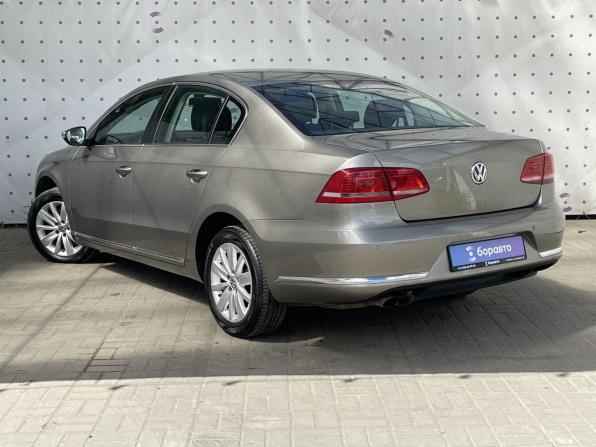 Volkswagen Passat B7 с пробегом 2012 года, цена 1 240 000 рублей, 176113 км, седан, Автокод Объявления