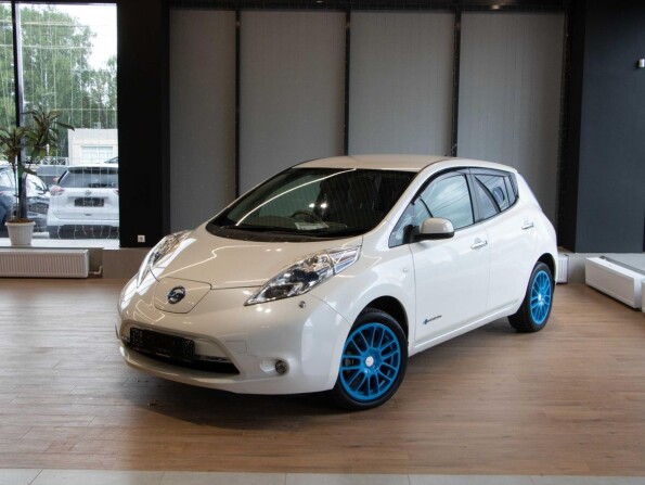 Электромобиль Nissan Leaf 2013