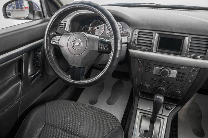 Opel Vectra C Рестайлинг с пробегом 2006 года, цена 499 000 рублей, 208600 км, седан, Автокод Объявления
