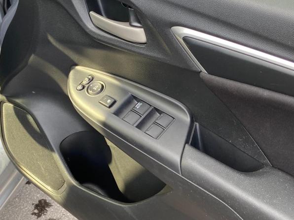 Honda Fit III Рестайлинг с пробегом 2019 года, цена 1 450 000 рублей, 76285 км, хэтчбек, Автокод Объявления