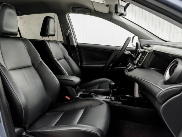 Toyota RAV4 IV (XA40) Рестайлинг с пробегом 2016 года, цена 2 240 000 рублей, 90392 км, внедорожник, Автокод Объявления