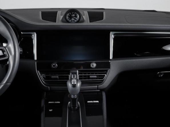 Porsche Macan I Рестайлинг 2 с пробегом 2022 года, цена 11 990 000 рублей, 13565 км, внедорожник, Автокод Объявления