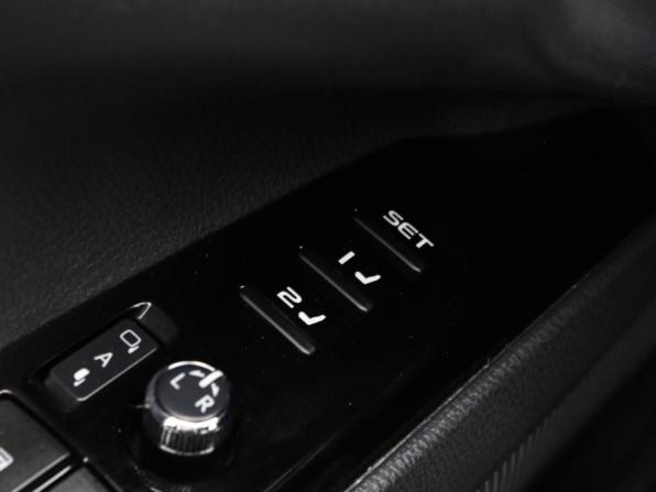 Toyota Camry VIII (XV70) с пробегом 2019 года, цена 3 168 000 рублей, 131516 км, седан, Автокод Объявления