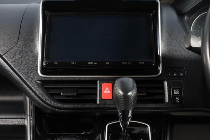 Toyota Noah III (R80) с пробегом 2019 года, цена 3 099 000 рублей, 91000 км, минивэн, Автокод Объявления