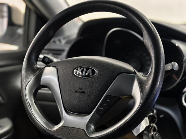 Kia Rio III Рестайлинг с пробегом 2015 года, цена 874 800 рублей, 82135 км, седан, Автокод Объявления