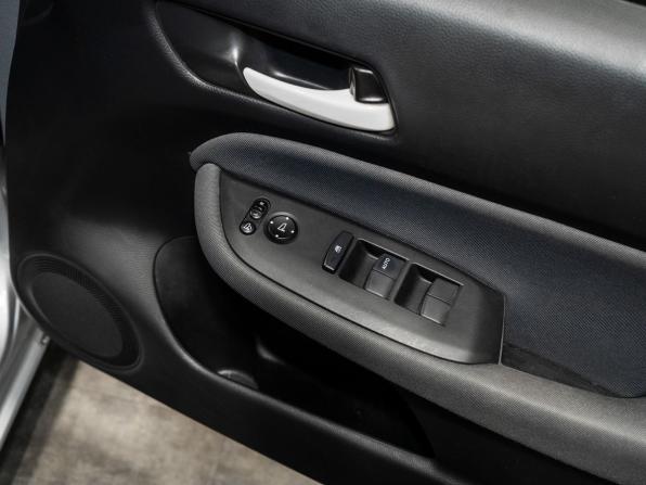 Honda Fit IV с пробегом 2021 года, цена 1 295 000 рублей, 112060 км, хэтчбек, Автокод Объявления