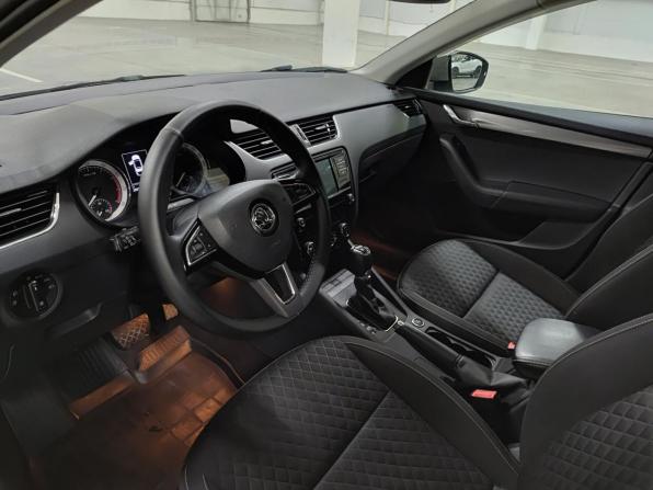 Skoda Octavia III (A7) Рестайлинг с пробегом 2017 года, цена 1 499 000 рублей, 203387 км, лифтбек, Автокод Объявления