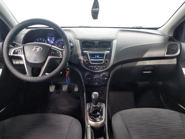 Hyundai Solaris I Рестайлинг с пробегом 2015 года, цена 899 000 рублей, 141000 км, седан, Автокод Объявления