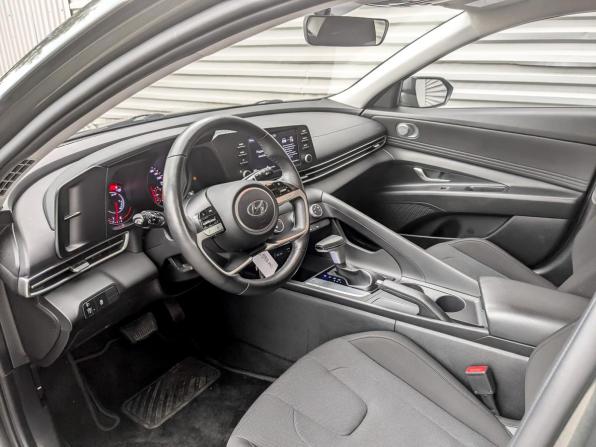 Hyundai Elantra VII (CN7) с пробегом 2022 года, цена 2 100 000 рублей, 31025 км, седан, Автокод Объявления