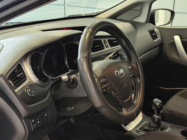 Kia Ceed II с пробегом 2014 года, цена 955 000 рублей, 203676 км, хэтчбек, Автокод Объявления