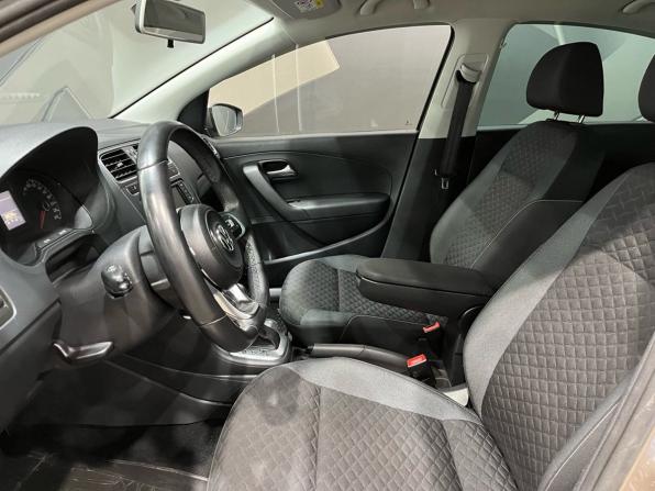 Volkswagen Polo V Рестайлинг с пробегом 2019 года, цена 1 160 000 рублей, 88096 км, седан, Автокод Объявления