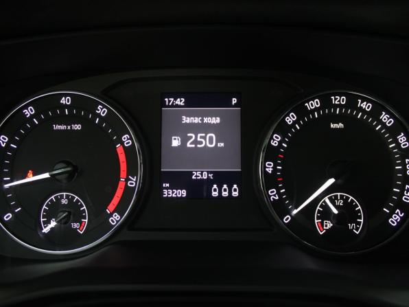 Skoda Octavia IV (A8) с пробегом 2021 года, цена 2 689 900 рублей, 33209 км, лифтбек, Автокод Объявления