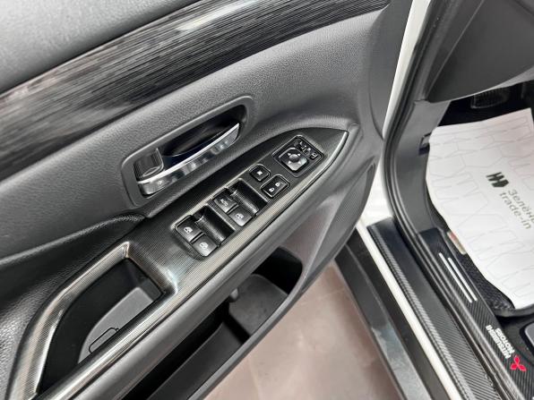 Mitsubishi Outlander III Рестайлинг 2 с пробегом 2016 года, цена 1 850 000 рублей, 108667 км, внедорожник, Автокод Объявления