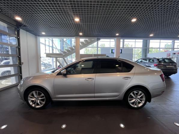 Skoda Octavia III (A7) Рестайлинг с пробегом 2017 года, цена 2 030 000 рублей, 189419 км, лифтбек, Автокод Объявления