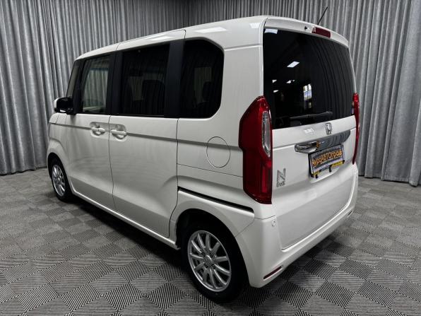 Honda N-BOX II с пробегом 2018 года, цена 900 000 рублей, 112217 км, микровэн, Автокод Объявления