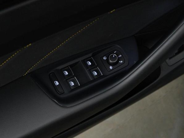 Volkswagen Passat CC II Рестайлинг с пробегом 2022 года, цена 4 999 050 рублей, 22644 км, лифтбек, Автокод Объявления