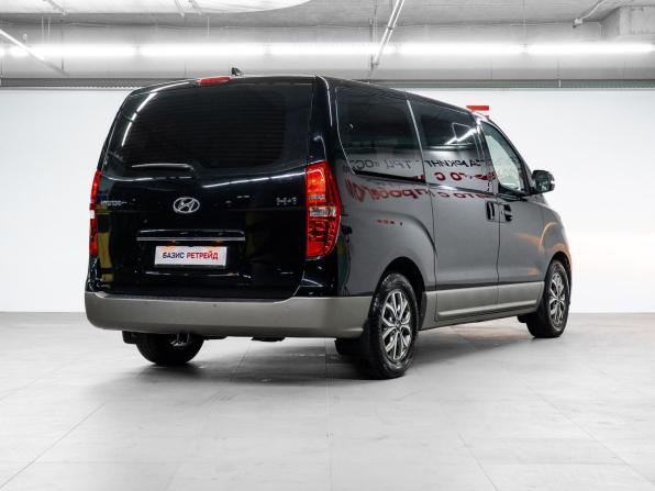 Hyundai H-1 II Рестайлинг 2 с пробегом 2019 года, цена 3 300 000 рублей, 47668 км, минивэн, Автокод Объявления