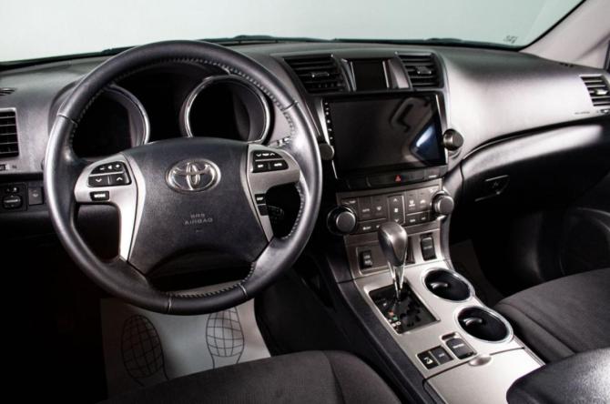 Toyota Highlander II (XU40) Рестайлинг с пробегом 2012 года, цена 2 229 000 рублей, 207000 км, внедорожник, Автокод Объявления
