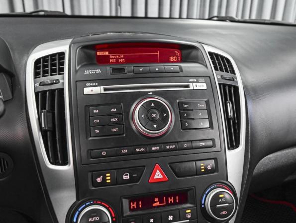Kia Ceed I Рестайлинг с пробегом 2011 года, цена 698 000 рублей, 279664 км, хэтчбек, Автокод Объявления