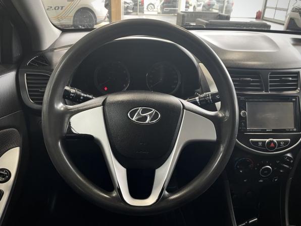 Hyundai Solaris I с пробегом 2011 года, цена 749 900 рублей, 175000 км, седан, Автокод Объявления